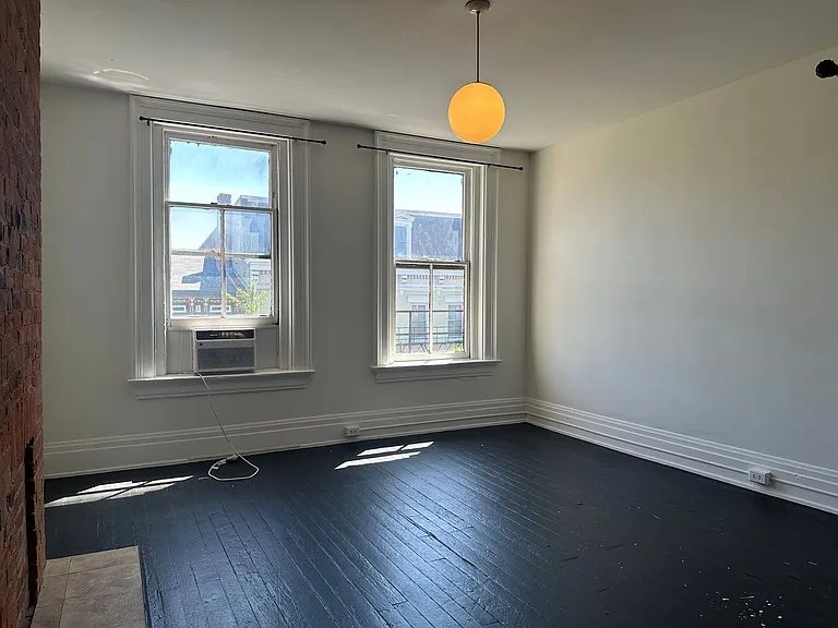1313-1315 Main St — Photo 10