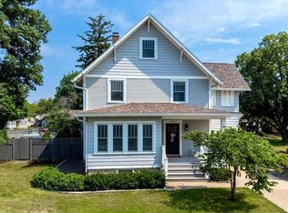 2802 E Locust St, Davenport, IA 52803
