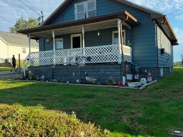 307 May Rd, Follansbee, WV 26037