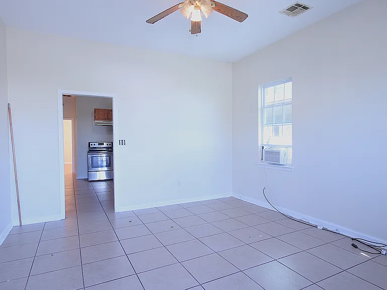 2718 New York St #B — Photo 3