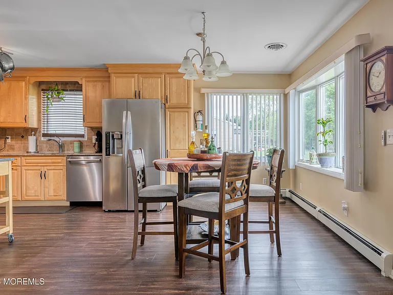251 Westbrook Dr — Photo 12