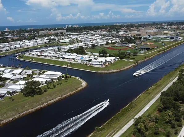 817 S Green Cir, Venice, FL 34285
