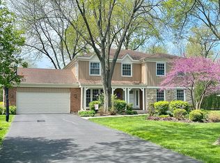 8 Whitby Ct, Lincolnshire, IL 60069