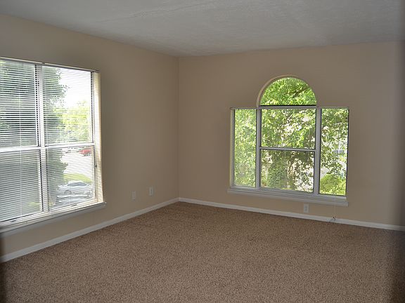 4th image of 1512 Club Pkwy