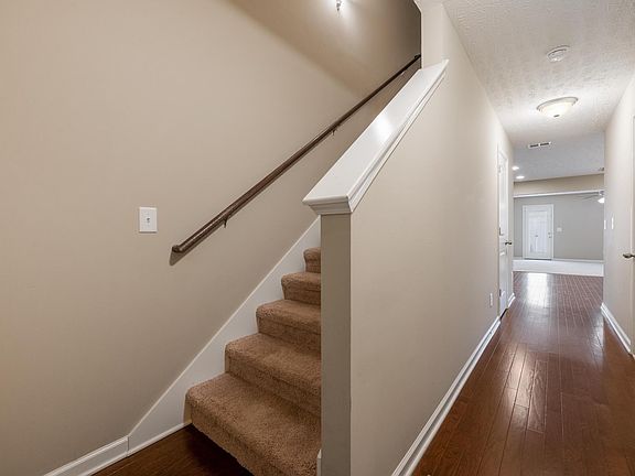 4th image of 4346 Aurora Cir