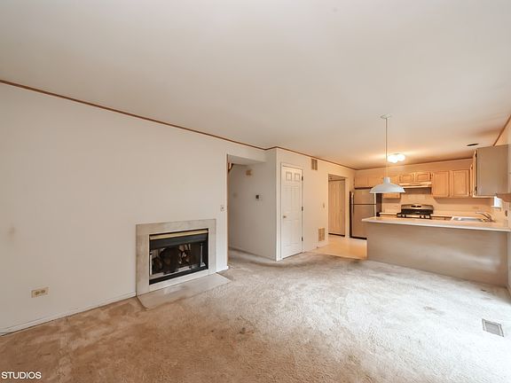 5th image of 242 Wellington Cir