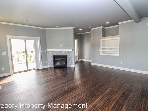 3rd image of 9549 Slater Ave NE #9549