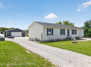 11286 Vfw Rd, Eaton Rapids, MI 48827