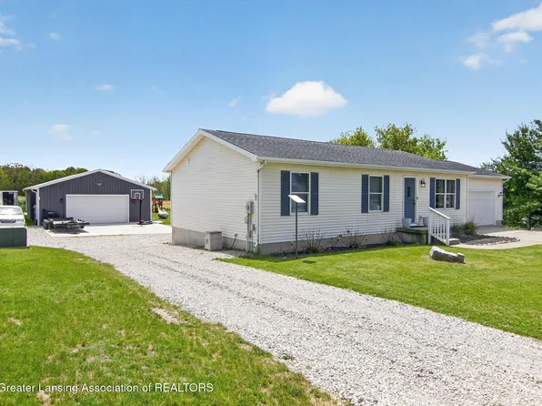 11286 Vfw Rd, Eaton Rapids, MI 48827