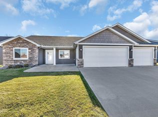 1612 Hurst Castle Rd, Saint Cloud, MN 56303