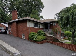 20 Shetland Ln, Palisades Park, NJ