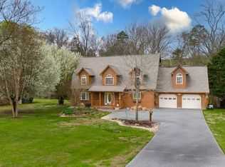 1956 Pittman Center Rd, Sevierville, TN 37876
