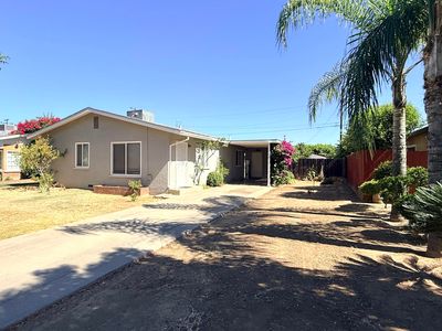 1777 E Meadow Lane, Dinuba, CA, 93618