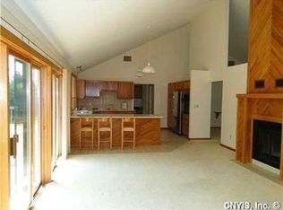 40 Cross Rd, Syracuse, NY 13224