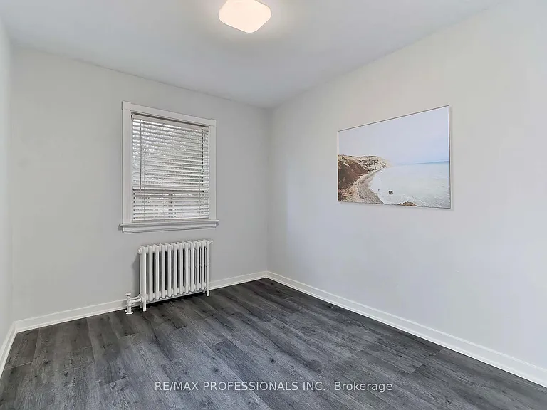 1213 Islington Ave — Photo 15