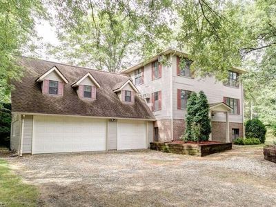 2819 S Main St, Akron, OH, 44319