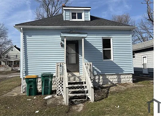 5149 Stanley Ave — Photo 2