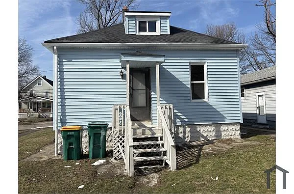 Building Photo - 5149 Stanley Ave