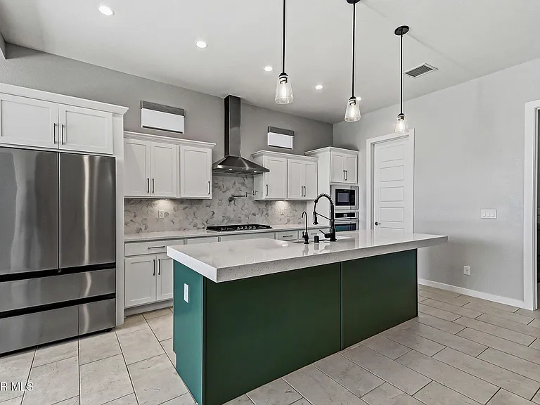 329 Hector Porras Dr — Photo 18