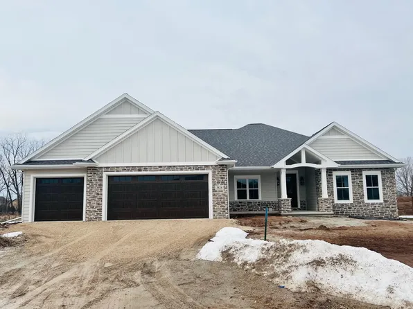 3828 Hawk Ledge Cir, De Pere, WI 54115