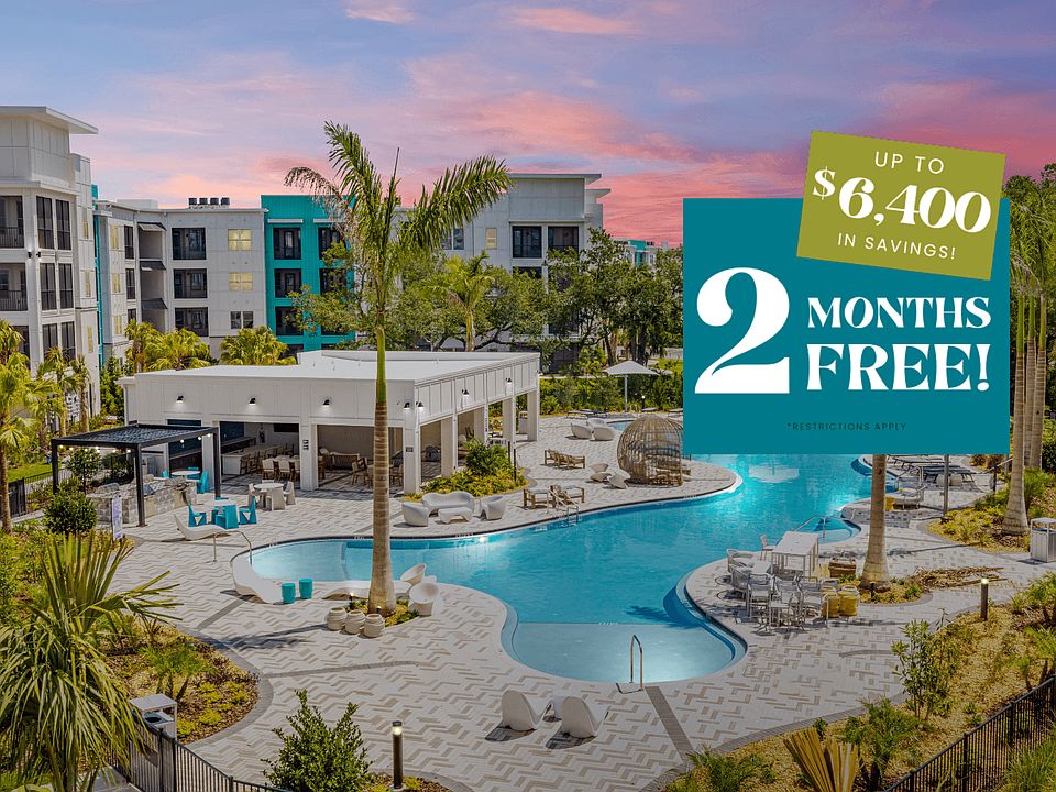 Relaxing Saltwater Pool with Wi-Fi, Sun Shelves, Cabanas & Grill Areas
