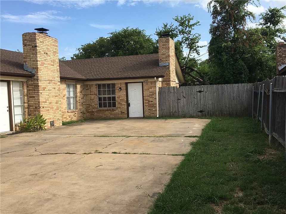 1st image of 1205 Westcott Dr #B