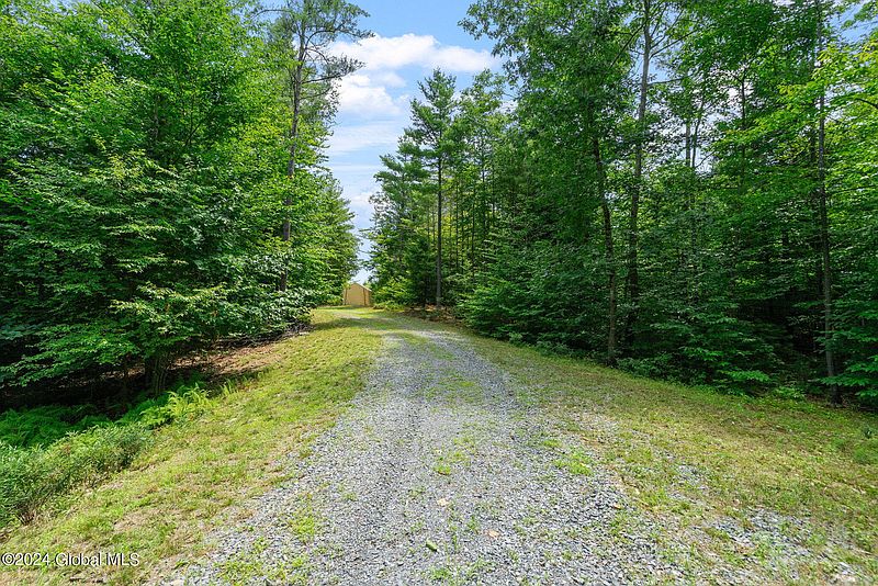 2nd image of 14 Wood Ridge Lane