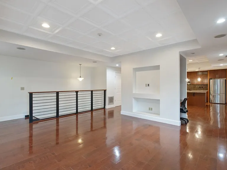 115 E Jefferson St — Photo 5