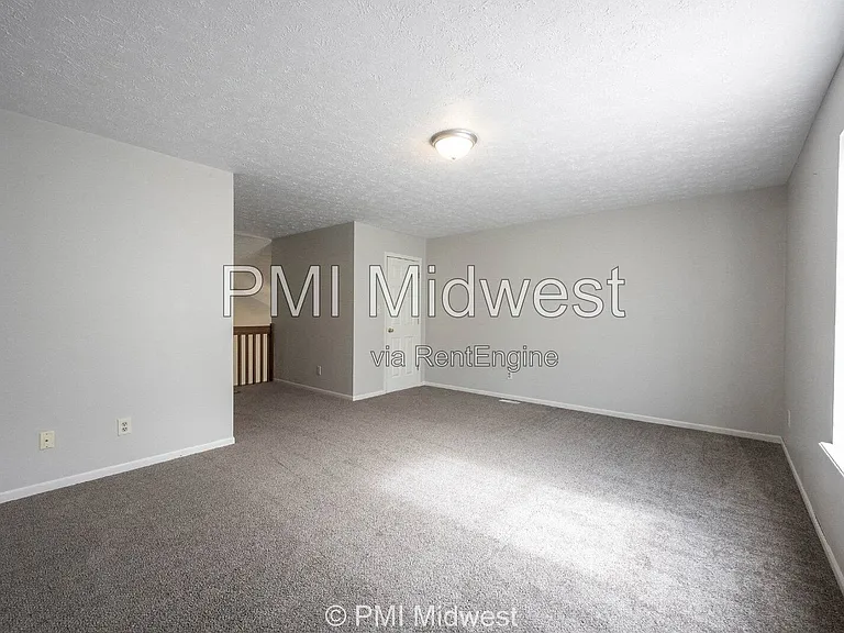 1092 Cobra Dr — Photo 29
