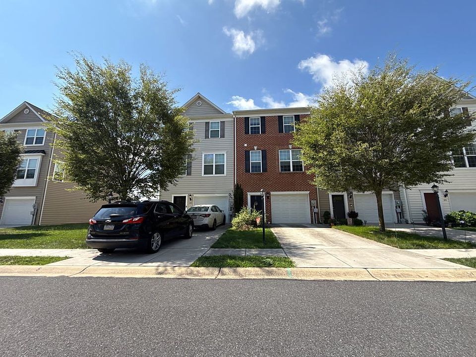 1st image of 60 Winslow Ct