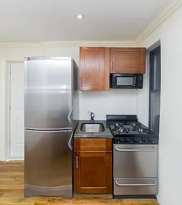 Rented by Icon Realty Management | media 6