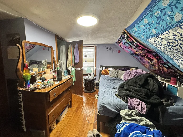585 Somerville Ave #3B — Photo 7