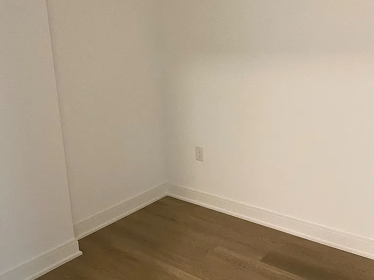 86 Dundas St E #406 — Photo 12