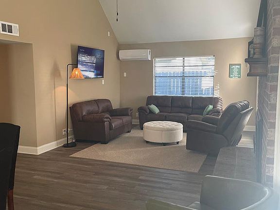 4th image of 2570 Sleepy Hollow Rd