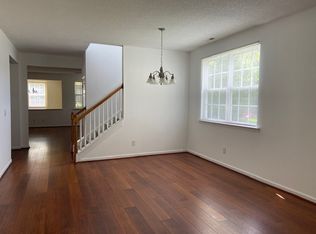 611 Prairie Meadows Ct, Cary, NC 27519