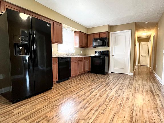 5th image of 106 Jonathan Dr