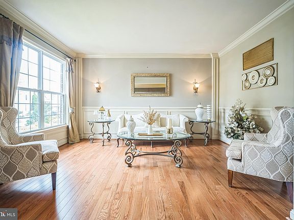 5th image of 4839 Montega Dr