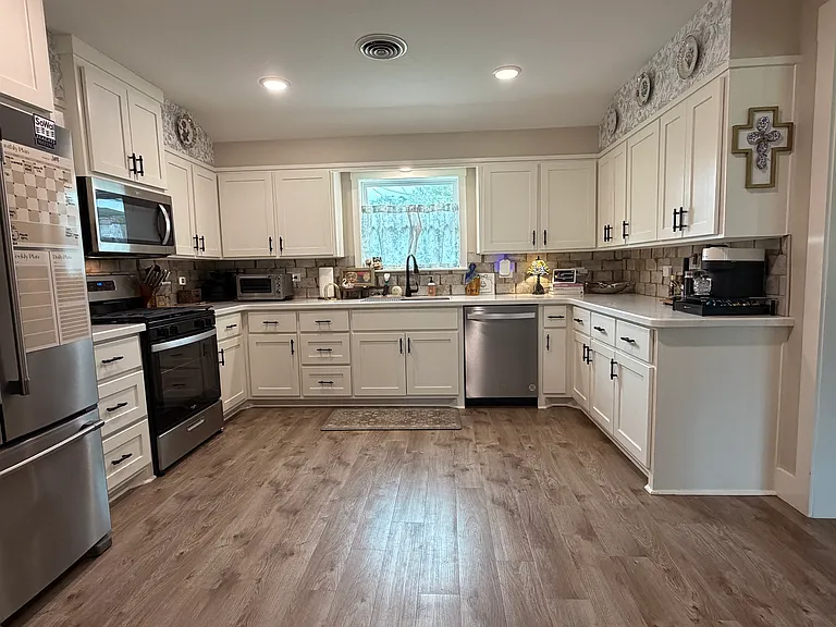 5610 Azalea Dr — Photo 8