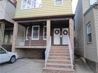 15 W 39th St, Bayonne, NJ 07002