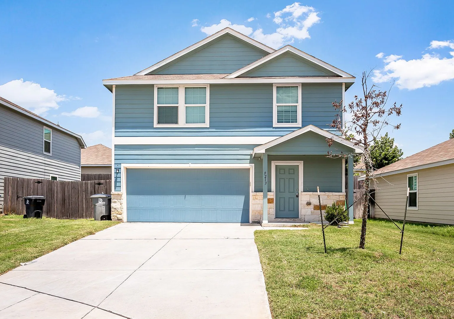 9213 Marilyn Place Dallas — Photo 1