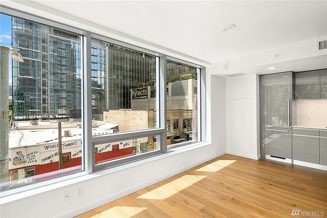 Studio, 302 sqft, $1,950 — Photo 2