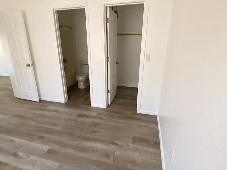 1559 Courtney Place — Photo 13