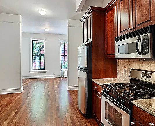5th image of 155 E 85th St APT 41