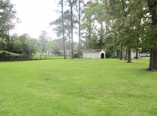 915 W Polk St, Livingston, TX 77351