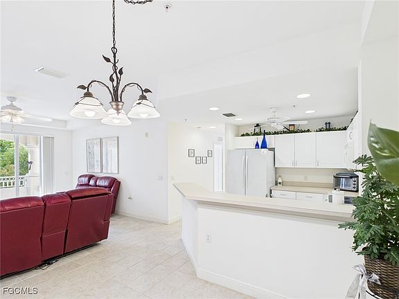 2nd image of 1518 SW 50th St APT 303
