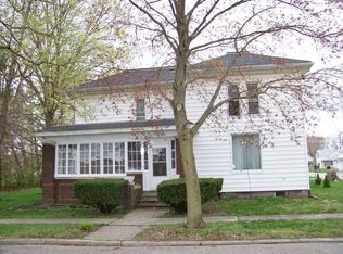 111 N Tucker St, Mentone, IN