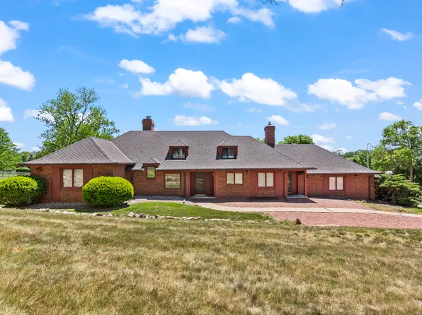10009 Pacific St, Omaha, NE 68114