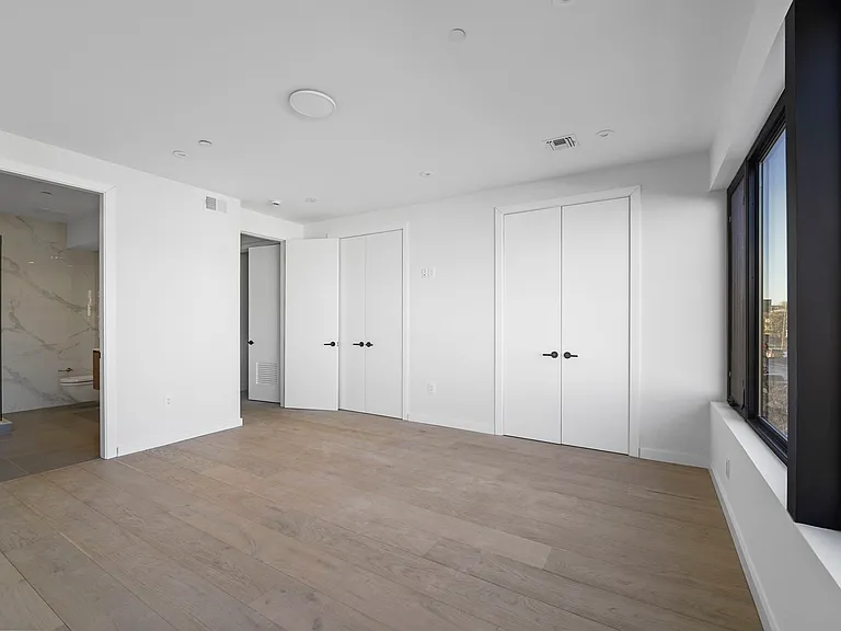 222 Washington Pl — Photo 14