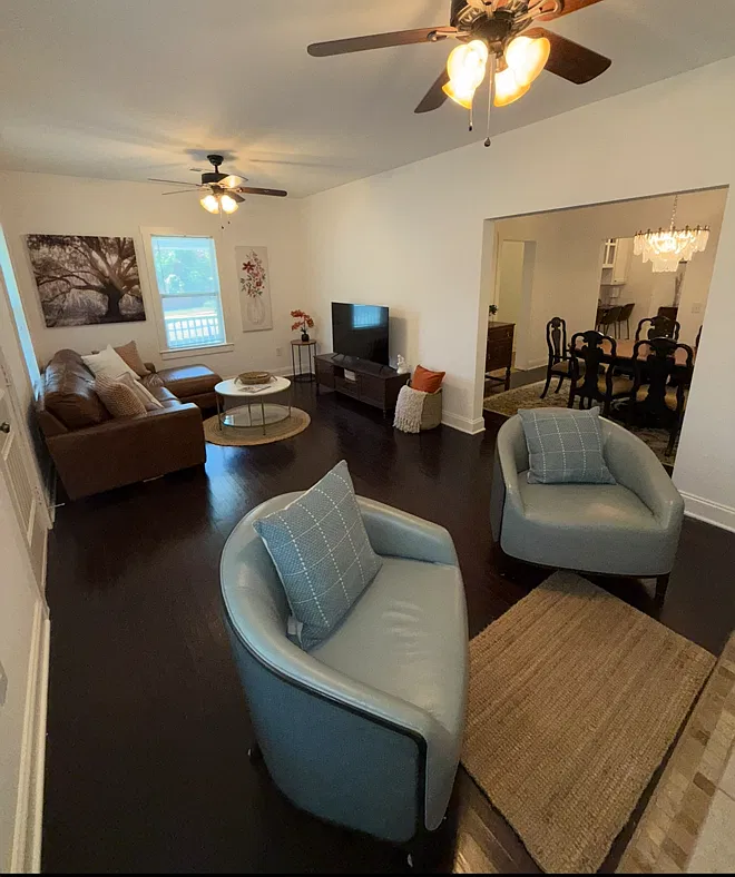 2427 Washington Ave — Photo 2