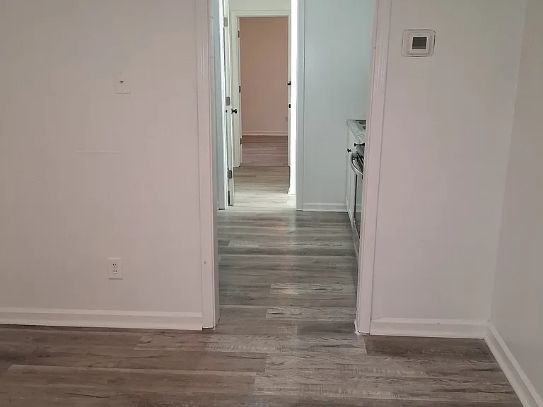150 Villa Ct #150 — Photo 5